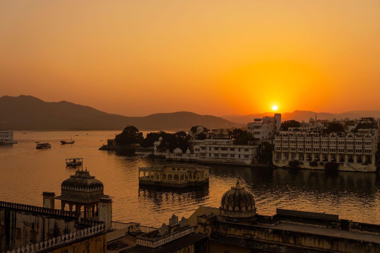 Udaipur lake palace
